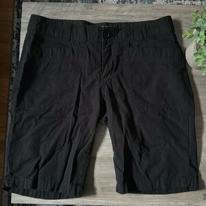 Old navy Bermuda shorts - women's